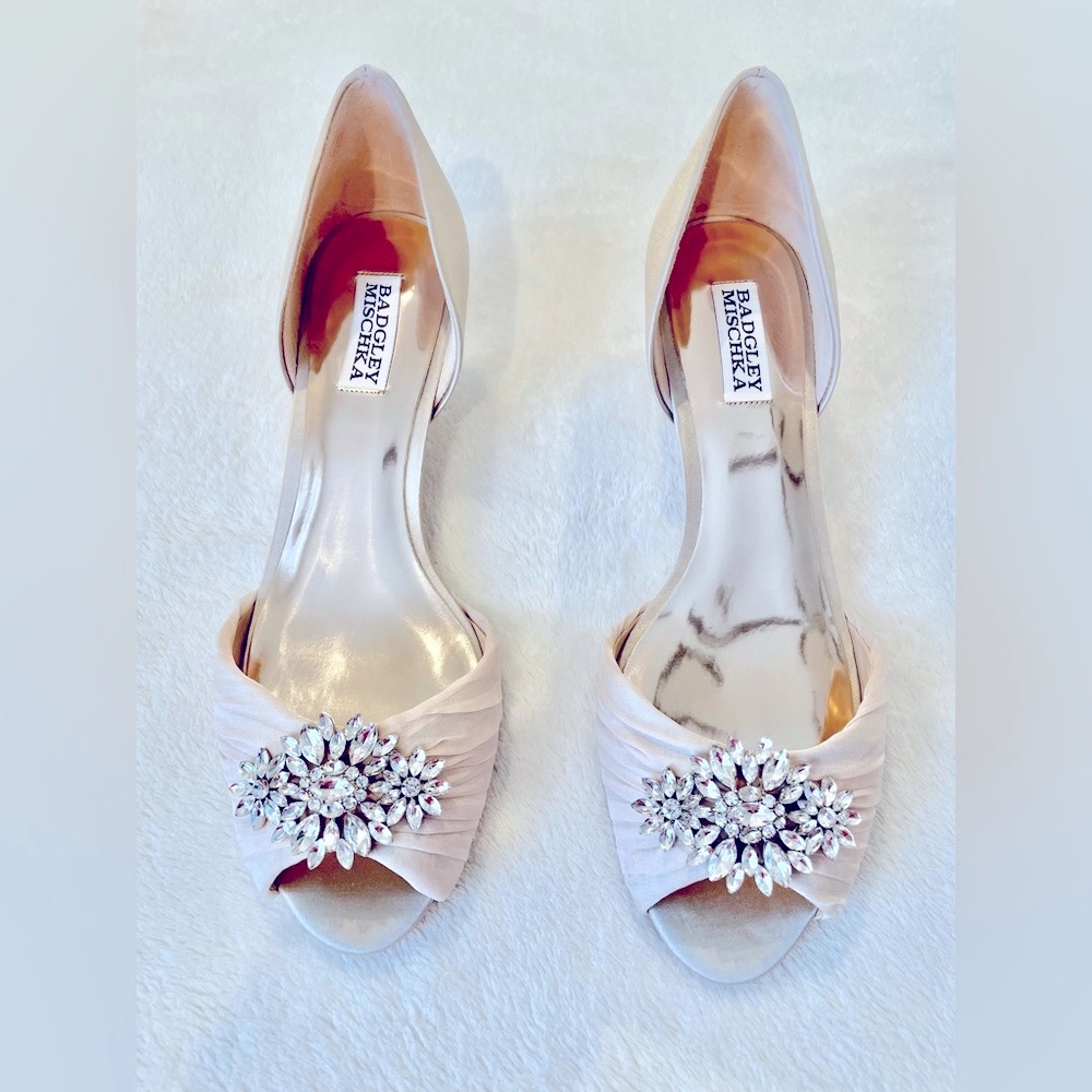 Badgley Mischka Women's Caitlin Dress Pump - in Nude Satin; size 9 NEW